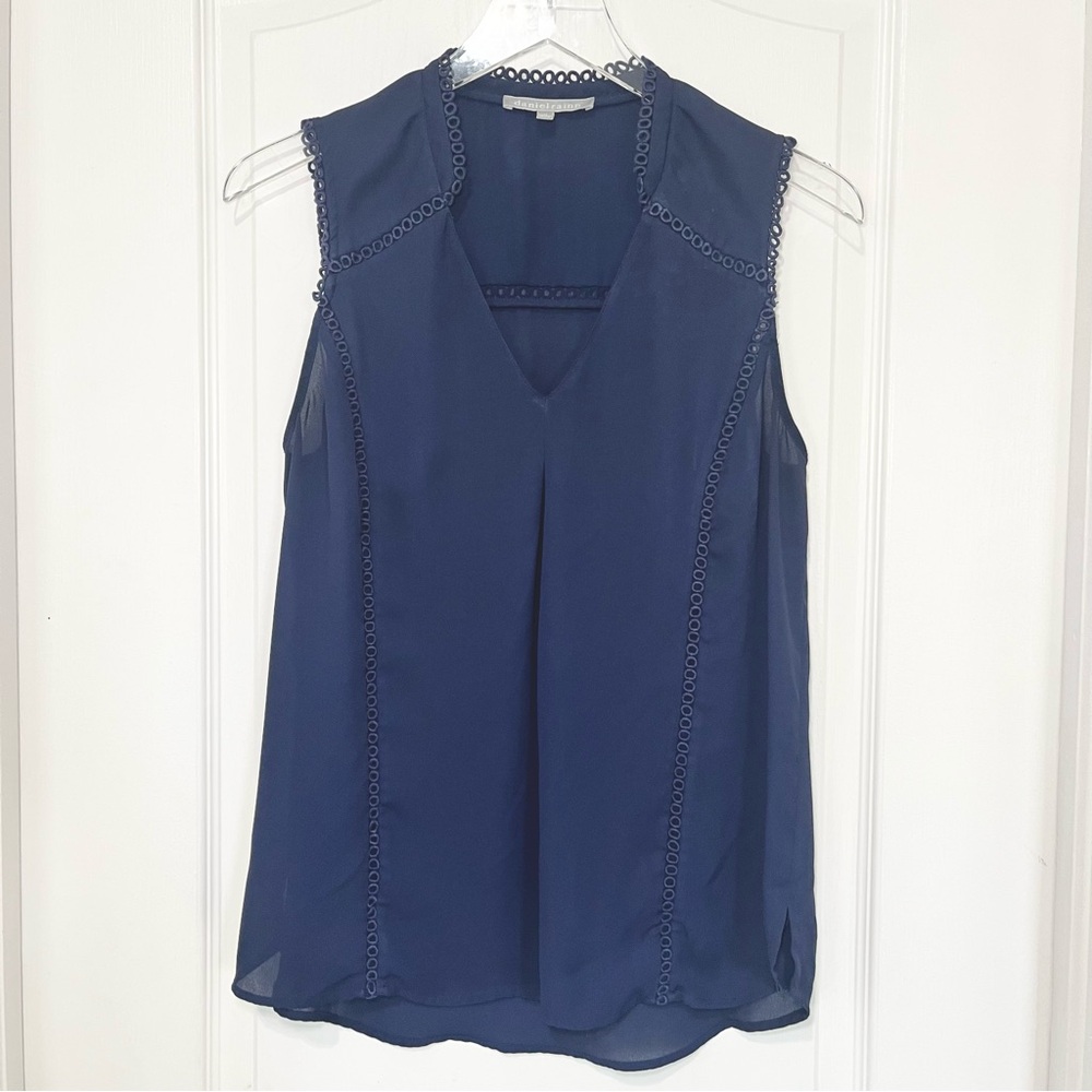 Daniel Rainn Navy Sleeveless V-Neck Blouse with Lace Trim Medium